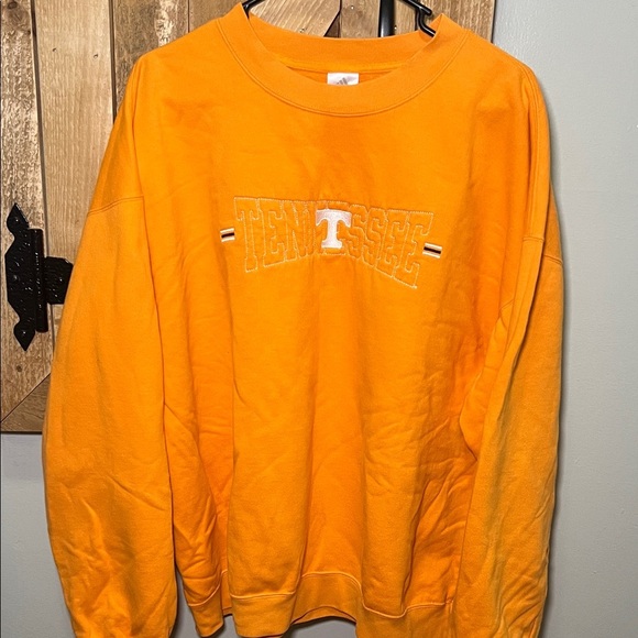 adidas Tops - Adidas Tennessee sweater